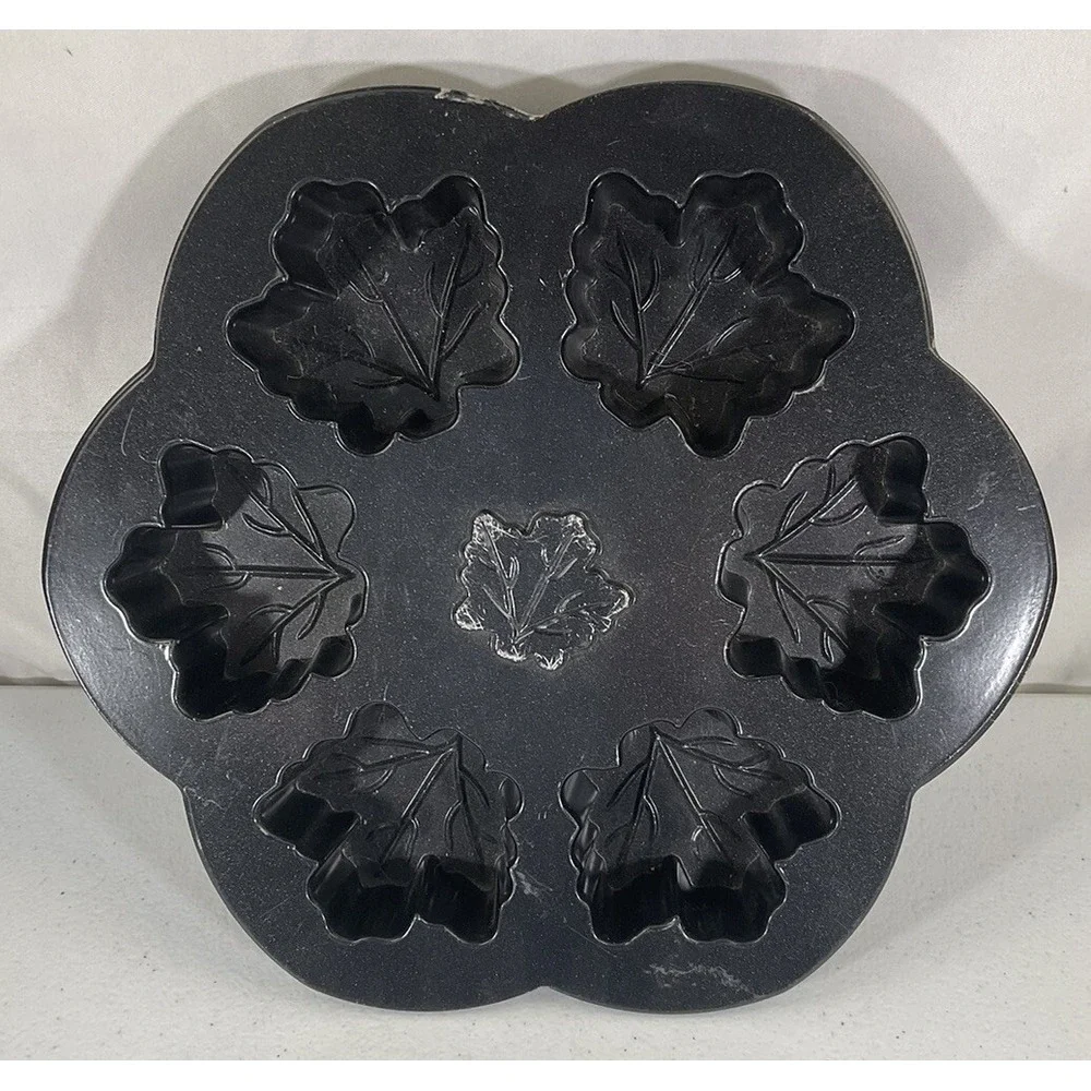 Nordic Ware New Maple Leaf Baking Pan 6 Fall Muffins Or Cakelets